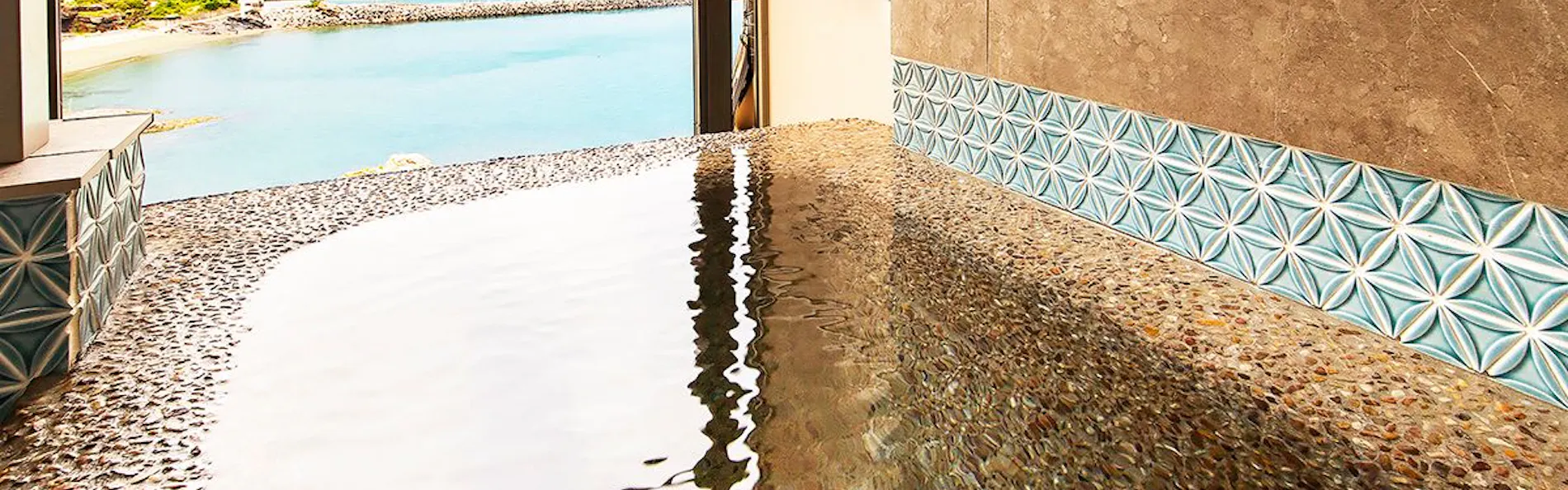 和歌の浦温泉 萬波 MANPA RESORT