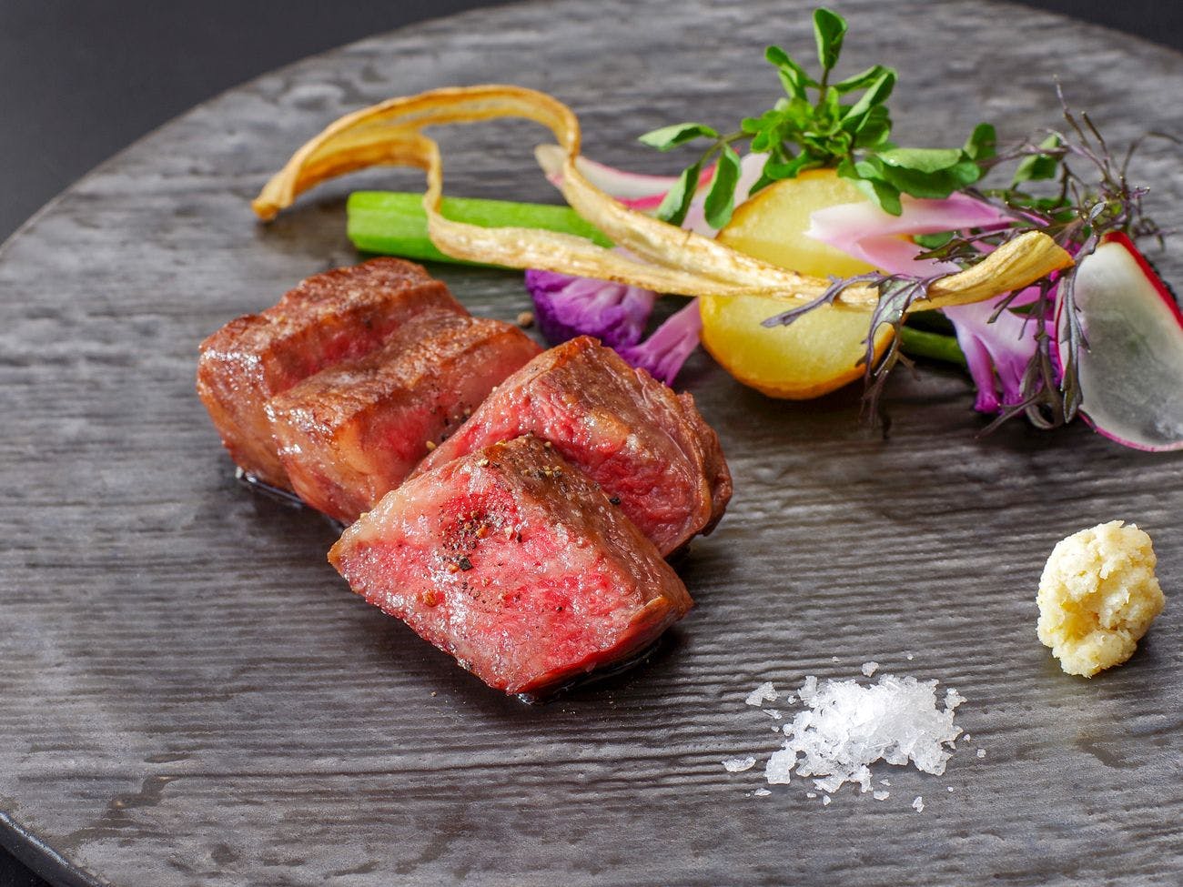 【推荐夫妻・情侣】满载时令食材的日本料理／＜主厨精选课程＞极（Kiwami）