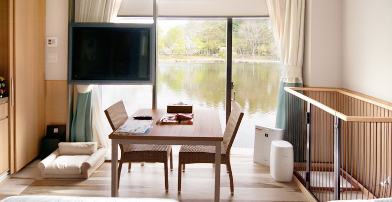 テラス棟 ペットホテル棟 ペットルームスーペリア 禁煙 ペットと泊まれるお部屋 テラス棟でワンちゃんと過ごす素敵な休日 お部屋食 洋食 プラン ホテルエピナール那須 一休 Com