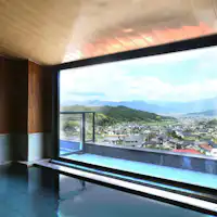 ■ น้ำแร่เพื่อผิวสวยพร้อมกลิ่นกำมะถันอ่อนๆ