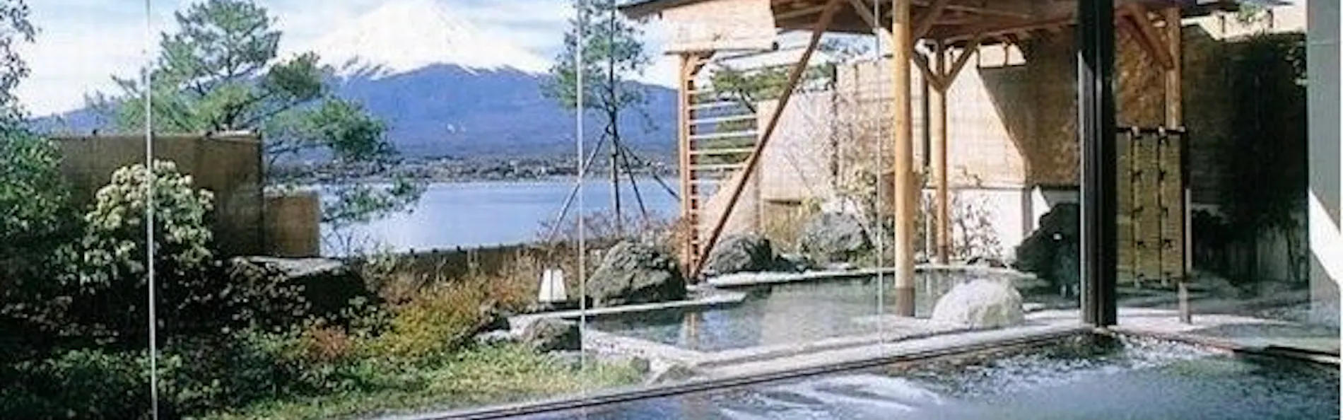秀峰閣湖月
