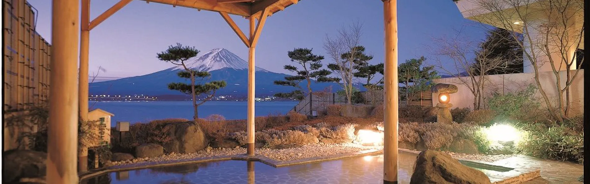 秀峰閣湖月
