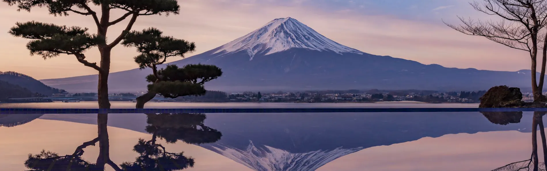 秀峰閣湖月