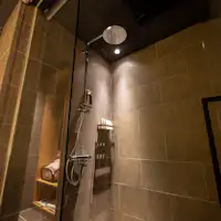 シャワーブース