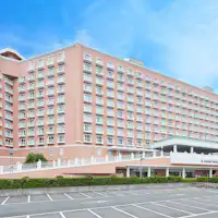 Exterior and parking lot image