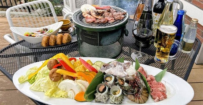 แผนดินเนอร์บาร์บีคิวบนคาเฟ่เทอเรซแบบสะดวกสบาย