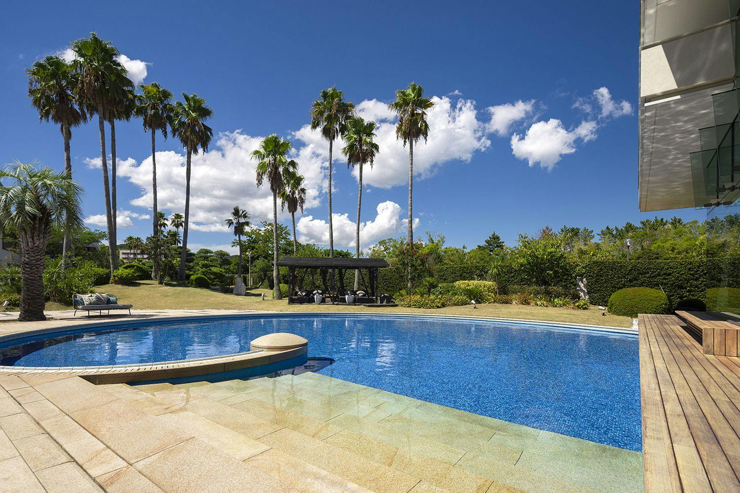 【สระว่ายน้ำกลางแจ้งน้ำพุร้อน เฉพาะฤดูร้อน】