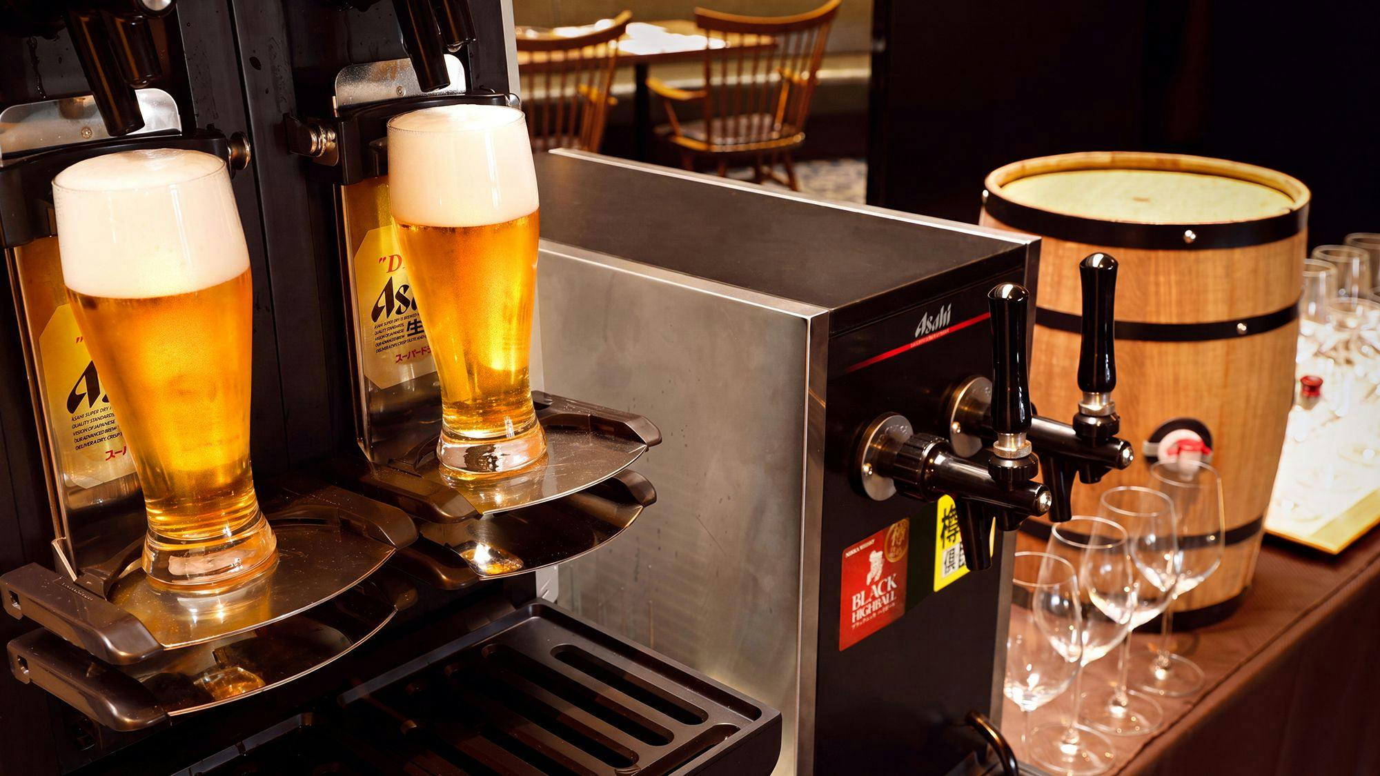 ビールや地酒、ワインもフリーフロー