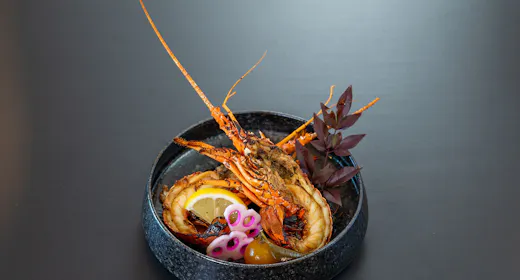 【伊勢海老鬼殻焼】1匹丸ごと堪能!「伊勢海老鬼殻焼プラン」(夕朝食付)