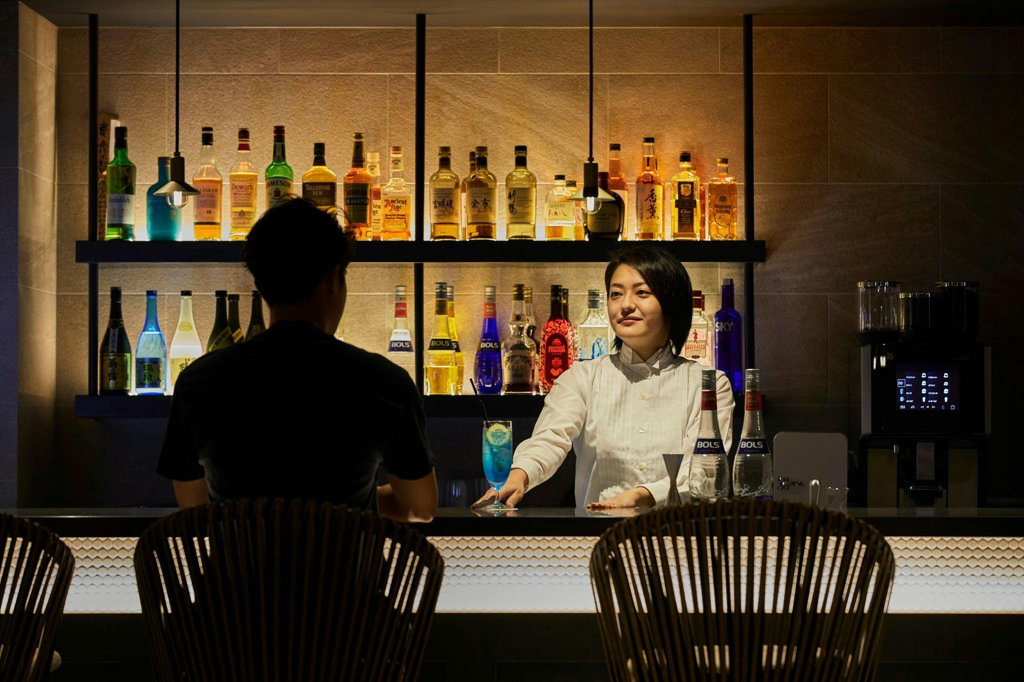 プールサイドカフェ＆バー（夜）