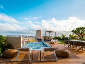 【沖縄県沖縄市・コザ・北谷町・宜野湾市の貸し別荘・コテージ・ヴィラ・コンドミニアム】北谷温泉｜レクー沖縄北谷スパ＆リゾート｜ベッセルホテルズ