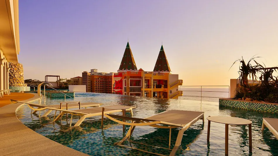Lequ Okinawa Chatan Spa & Resort