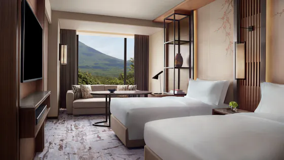 โยเทอิ รีเซิร์ฟ ทวิน (ฤดูเขียว)