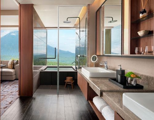 洗面台（羊蹄山側のお部屋）