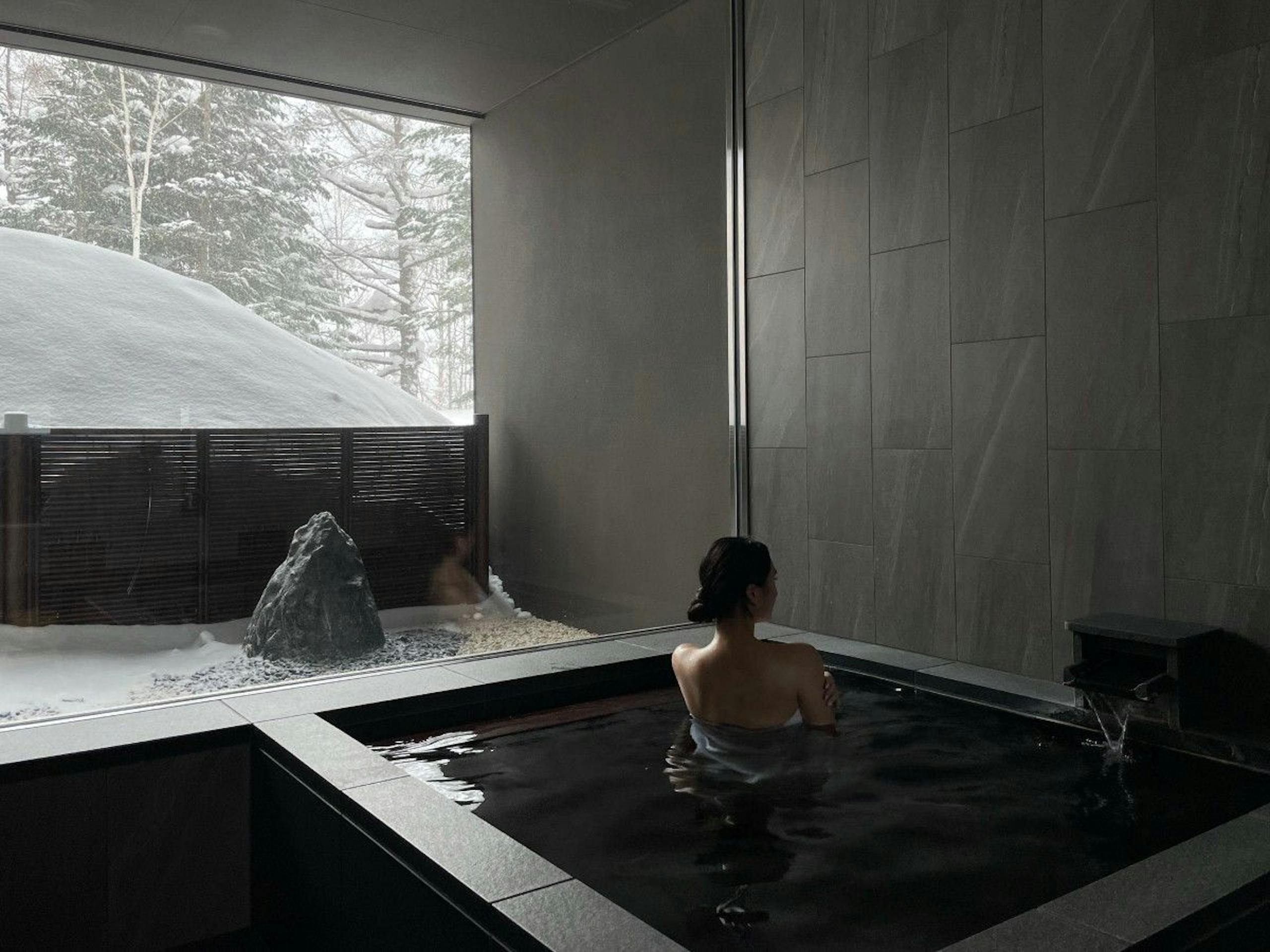 東山二世古Ritz-Carlton Reserve事先預約時間的貸切私人溫泉: 1小時3,300日元(含稅)