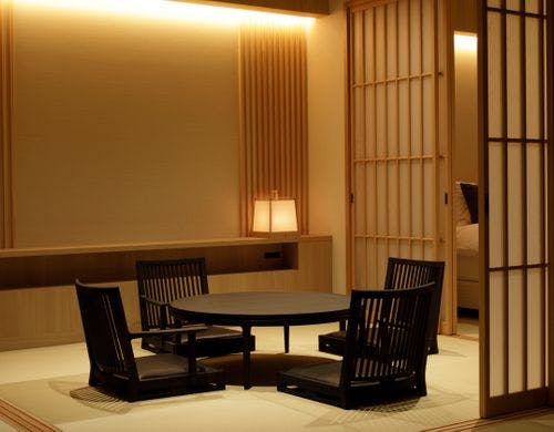 和室でゆったり落ち着いてお茶を頂く