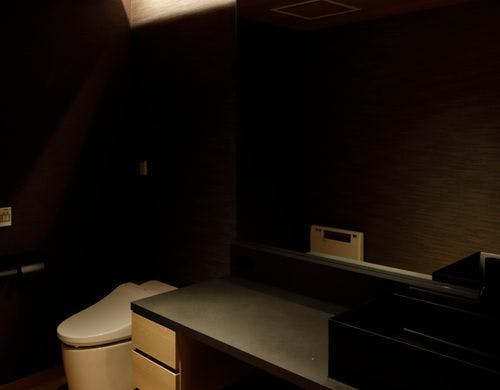 大きな鏡のあるパウダールーム