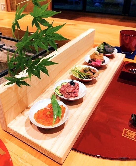 เมนูพิเศษของทสึรุกะ: ชุดแก้วสาเก 5 แบบ