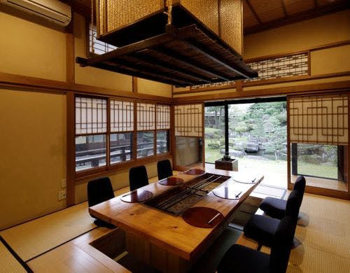 ご夕食　料亭鶴我の囲炉裏個室