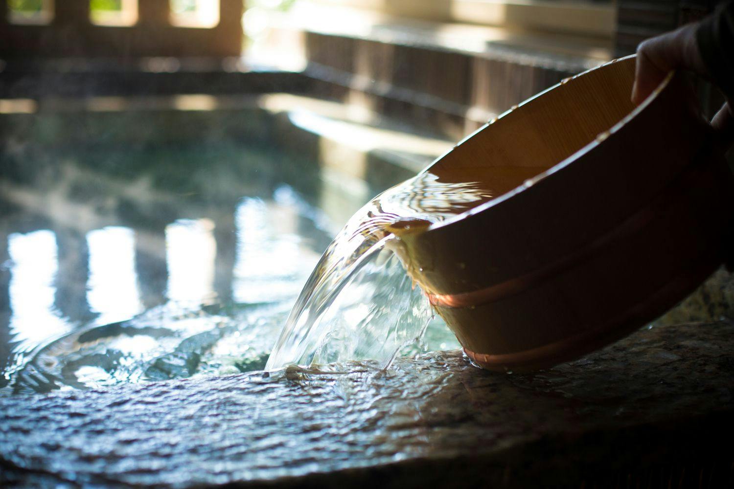 全客房配备温泉浴池，充满温泉乐趣的住宿。