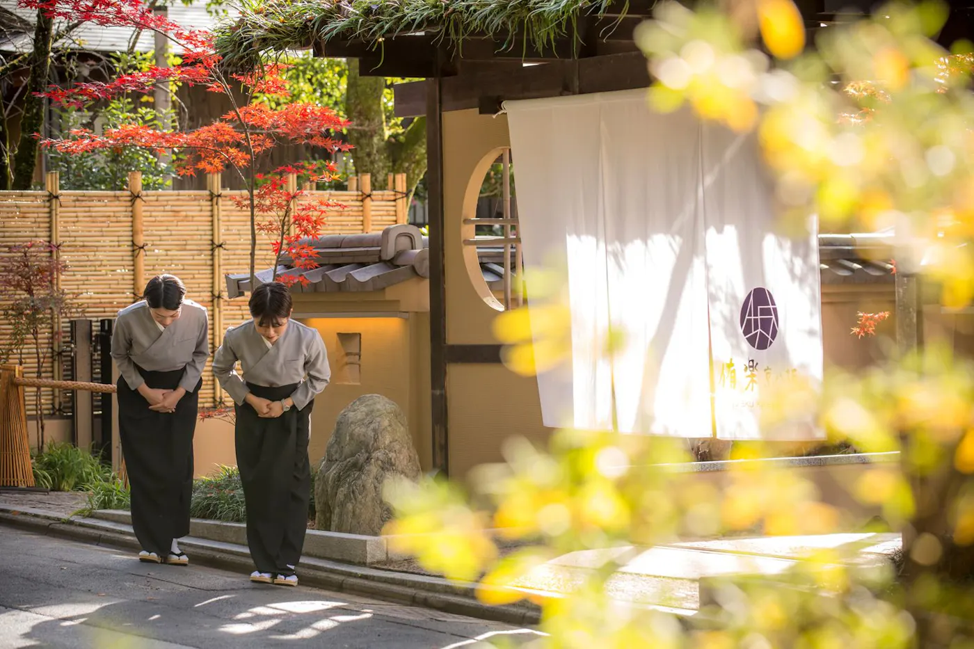 Hotel 侑楽 京八坂:八坂の路地に面したエントランス