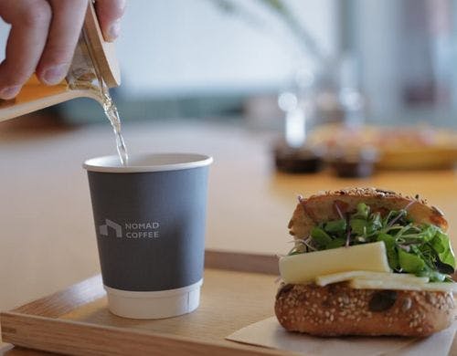 サンドイッチとドリンク