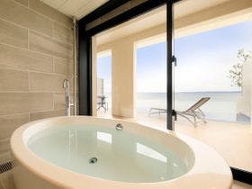 ホテルコンドＶＩＶＯＶＩＶＡ石垣島