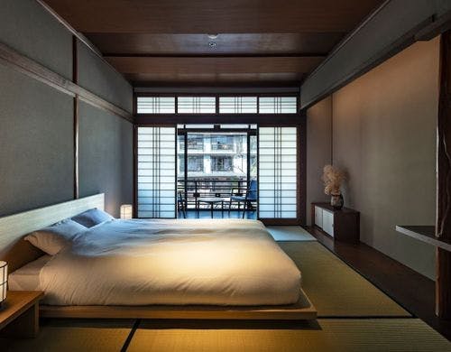 床暖房と二重ガラスで寒さ知らずの広縁