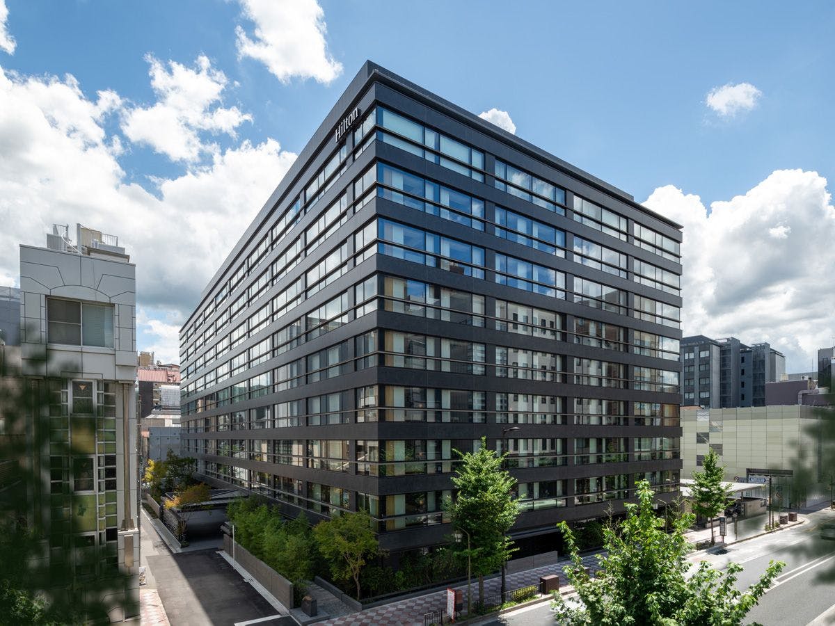 Eksterior (siang hari)