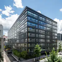 Eksterior (siang hari)