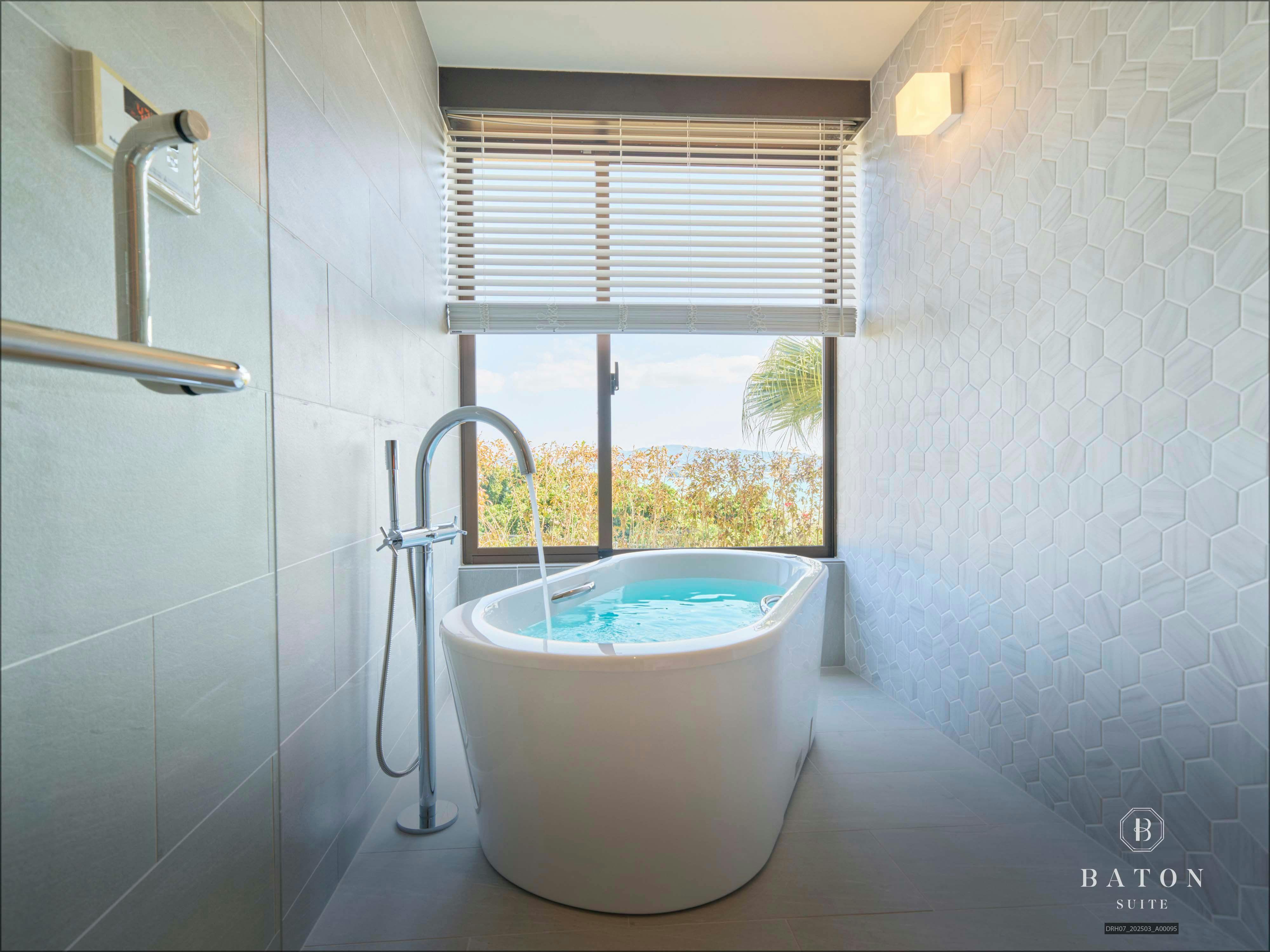 BATON SUITE 沖縄古宇利島（バトンスイート）