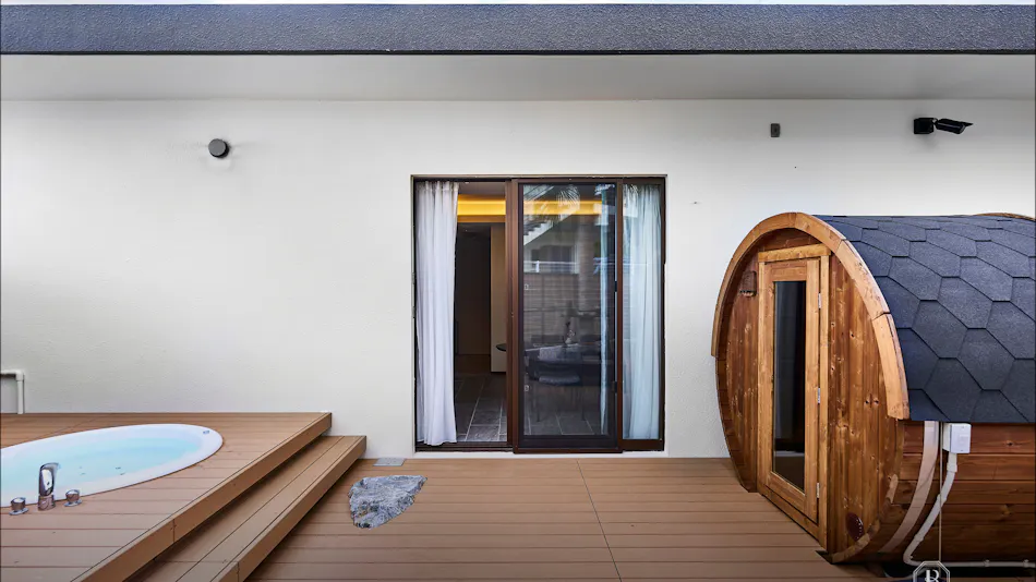 BATON SUITE Okinawa Kouri Island