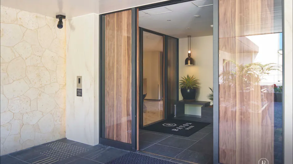 BATON SUITE Okinawa Kouri Island