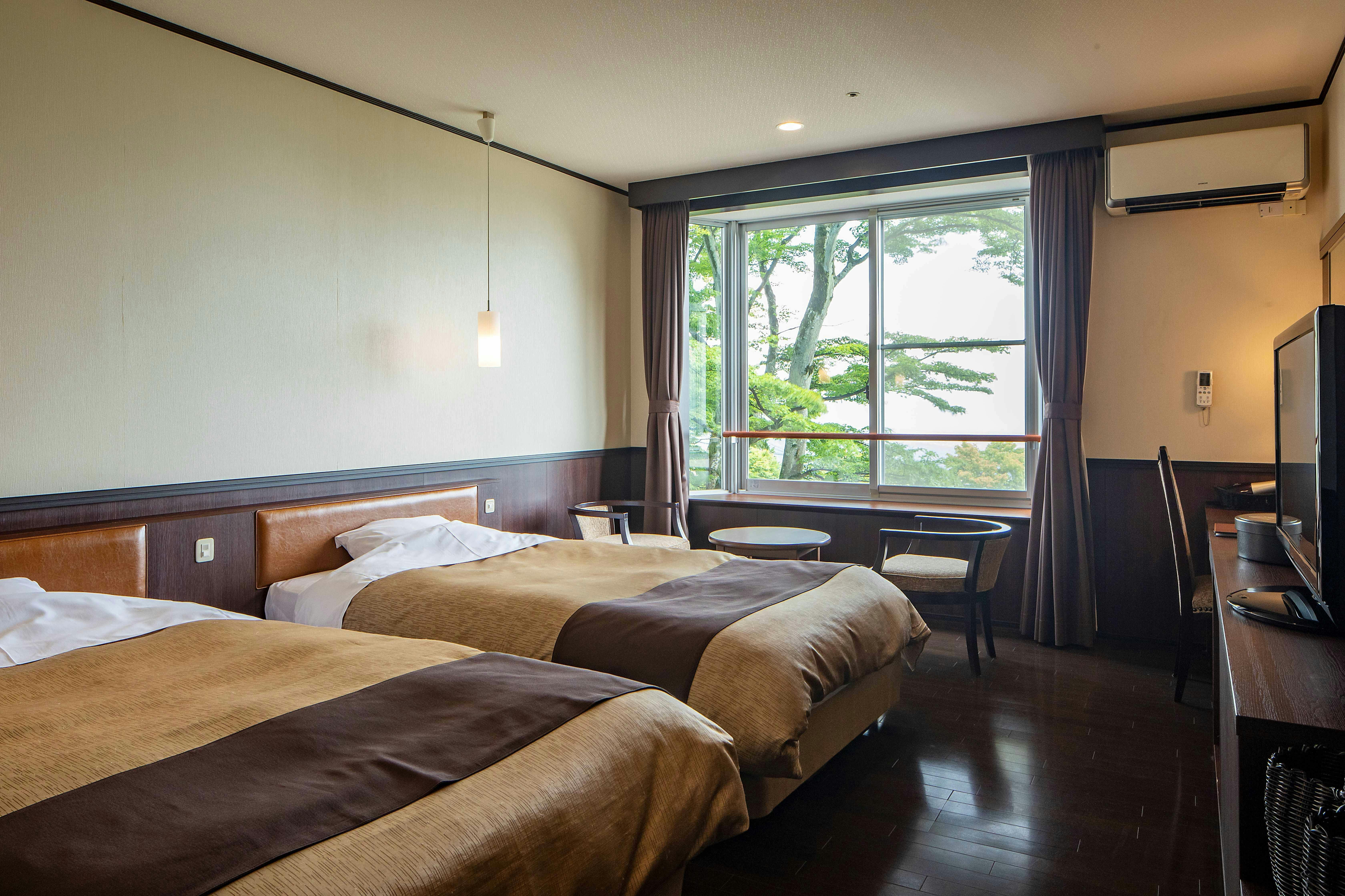 窓からの眺望が駐車場等、格安のお部屋です