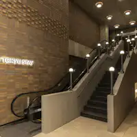 Fasad pada waktu malam