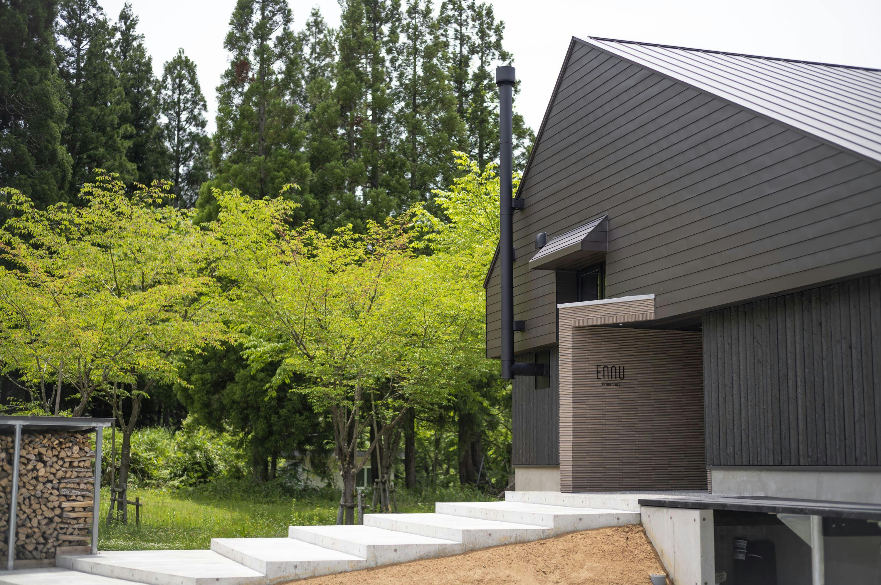 白山の麓、白峰の山々に囲まれるレストラン