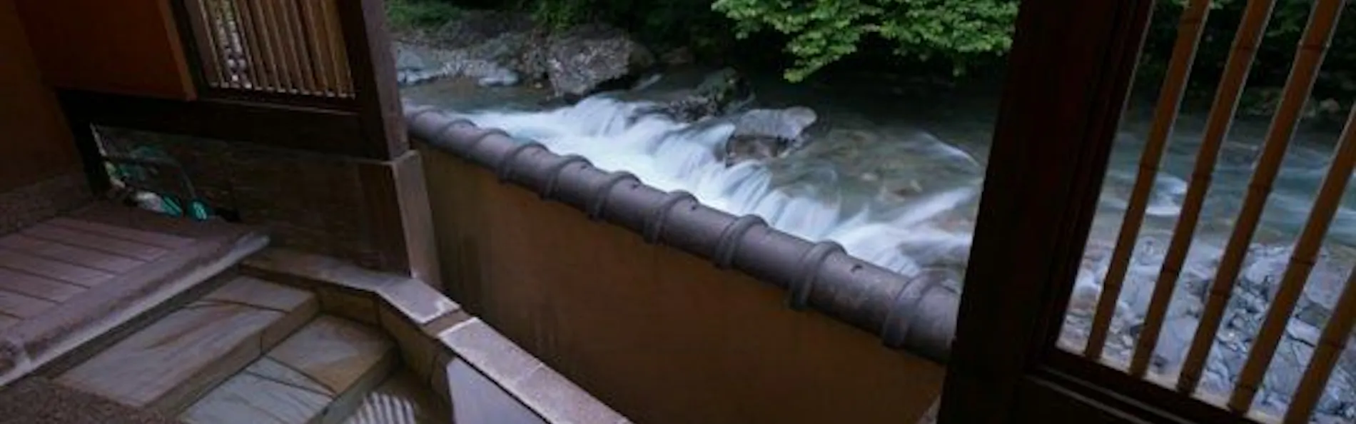 四万温泉 豊島屋