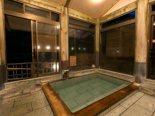 四万温泉 豊島屋