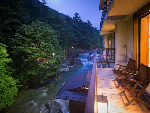 四万温泉 豊島屋