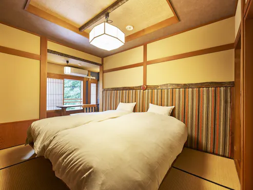 ห้องพักคู่สไตล์ญี่ปุ่นขนาด 8 เสื่อพร้อมเตียงนอนสบาย "ฮากุ"