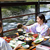 <朝食>伊豆産の温野菜やわさび丼など