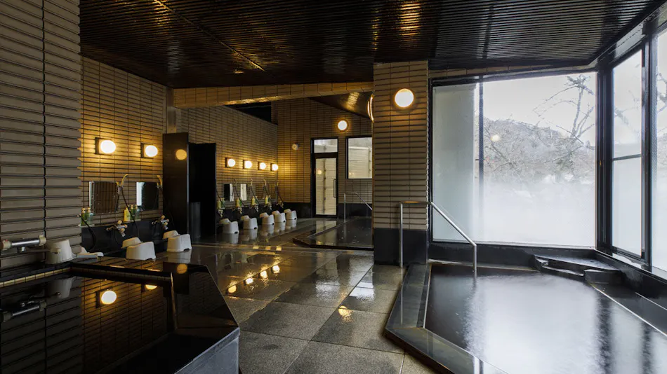 Kanazawa Fukatani Onsen Motoyu Ishiya - A Secluded Inn with a Noh Stage