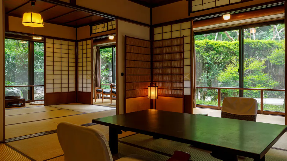 Kanazawa Fukatani Onsen Motoyu Ishiya - A Secluded Inn with a Noh Stage