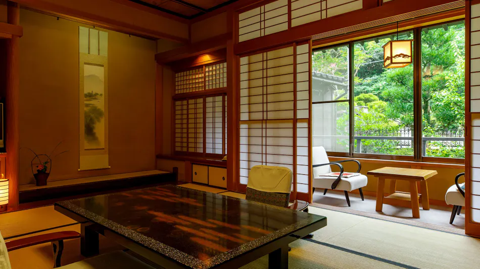 Kanazawa Fukatani Onsen Motoyu Ishiya - A Secluded Inn with a Noh Stage