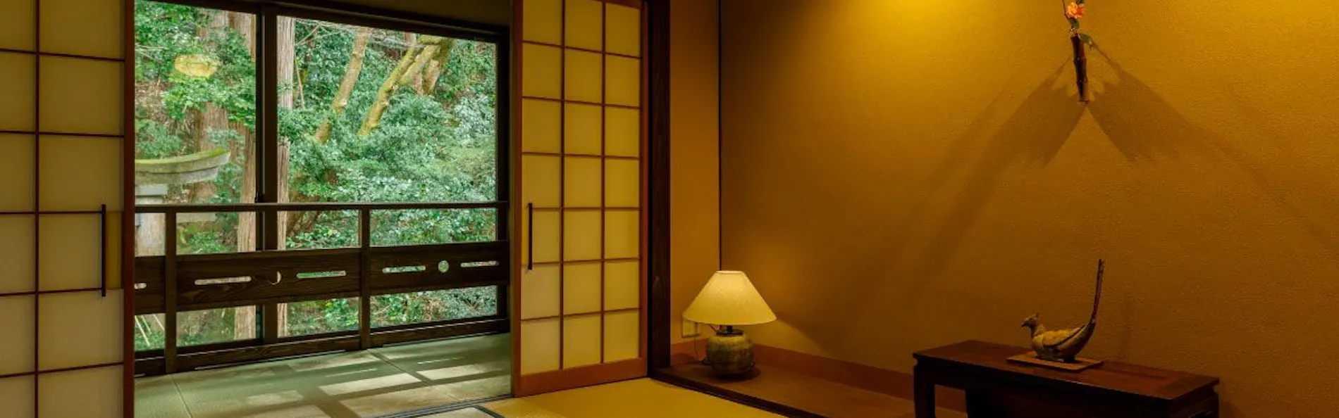 金沢・深谷温泉 元湯石屋 能舞台のある秘湯の一軒宿