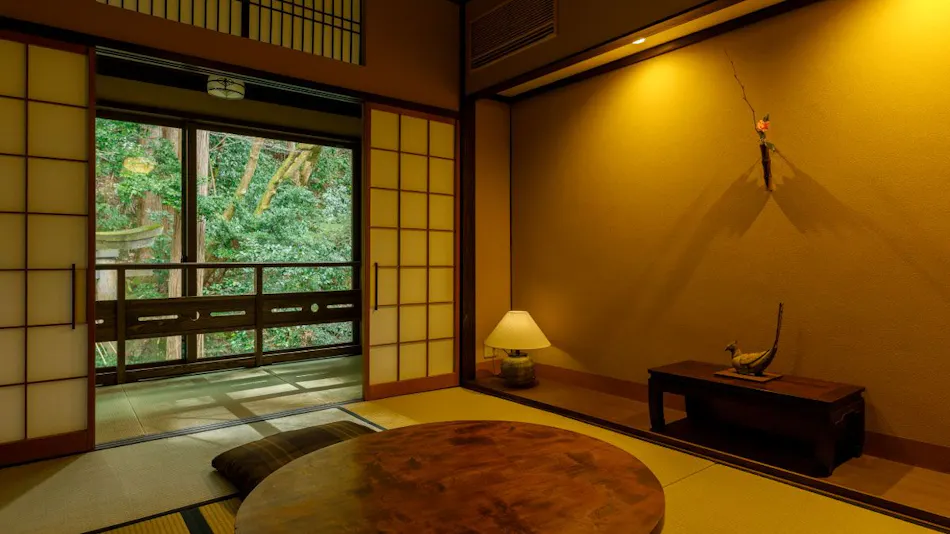 Kanazawa Fukatani Onsen Motoyu Ishiya - A Secluded Inn with a Noh Stage