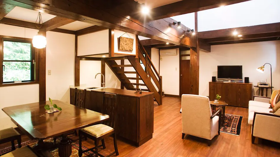 Kanazawa Fukatani Onsen Motoyu Ishiya - A Secluded Inn with a Noh Stage