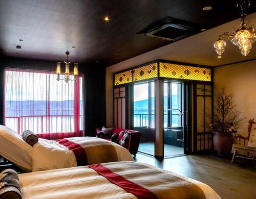 露天風呂付スイート【湖側6階】