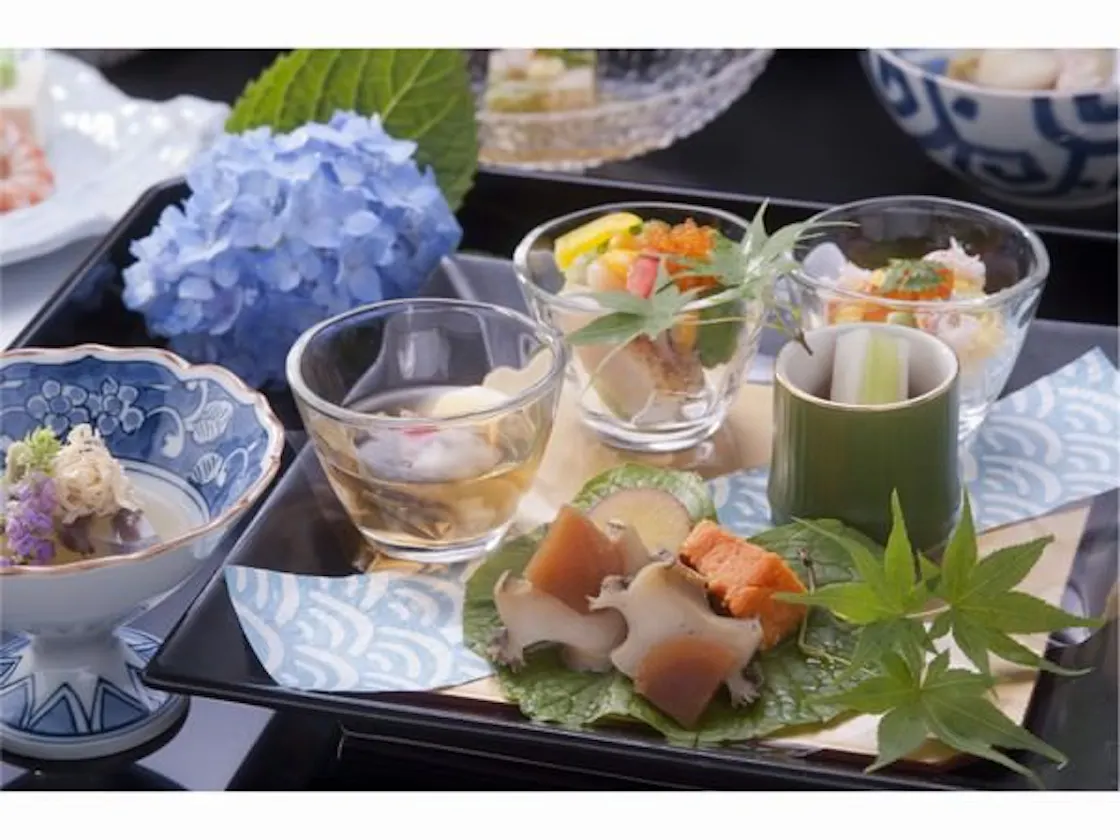 季節の花かんざし懐石