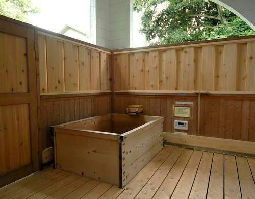 温泉露天風呂付大型コテージ：温泉露天風呂